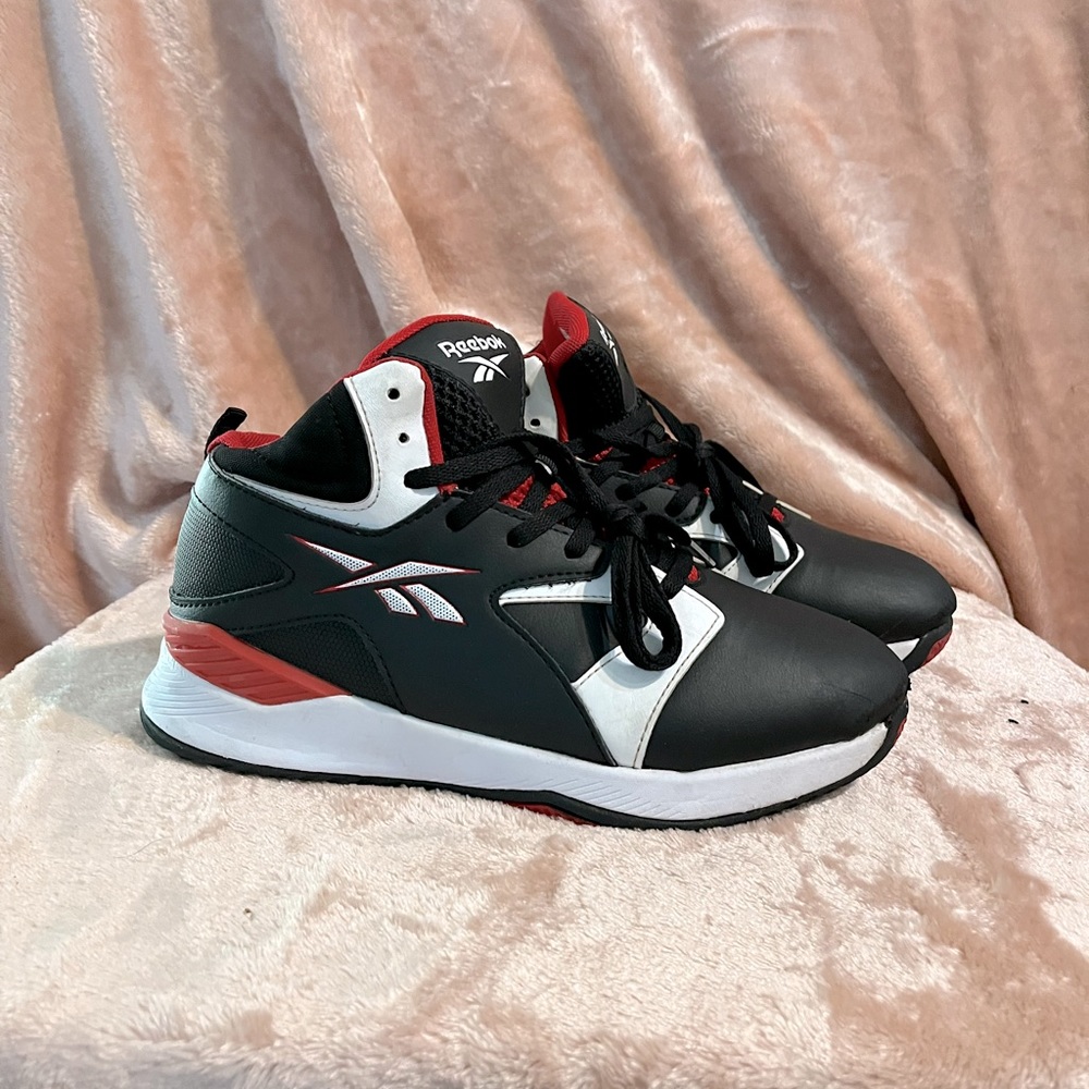 Reebok  Mid Top Sneakers  US Youth Size 6K Red Black White Basketball